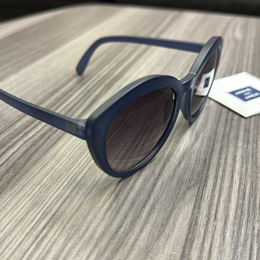 Janie & Jack Sunglasses for ages 2-4 years old. New in excellent condition. Blue